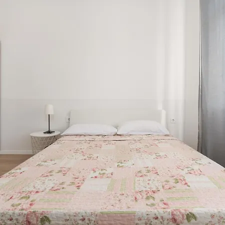 Damba 2 Apartment *